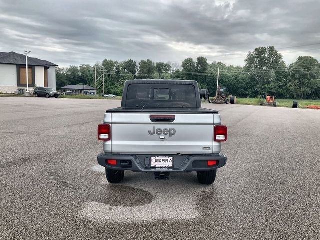 Used 2022 Silver Zynith Clearcoat Jeep Overland image 15