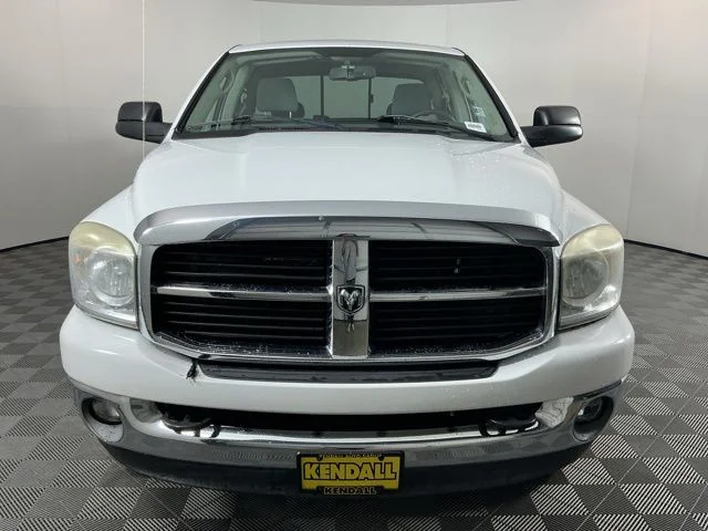 Used 2007 White Dodge SLT image 2