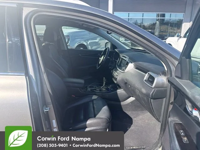 Used 2018 Gray Kia LX image 9