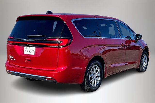 New 2026 Chrysler Pacifica Select 4D Passenger Van