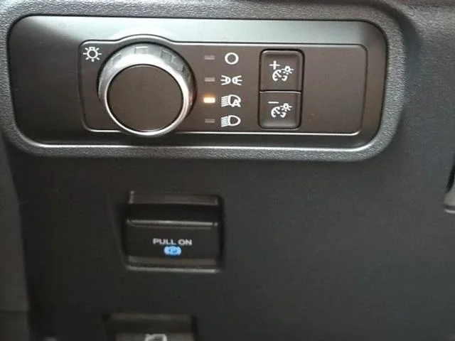 2025 Ford Bronco 4-Door Base - Photo 27