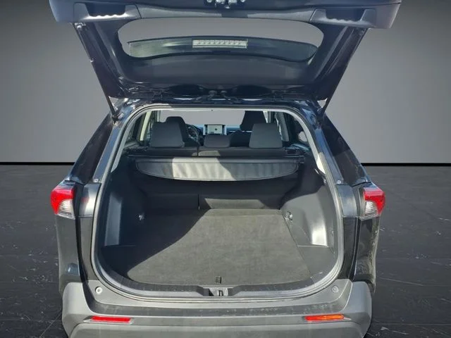 2024 Toyota RAV4 XLE - Photo 31