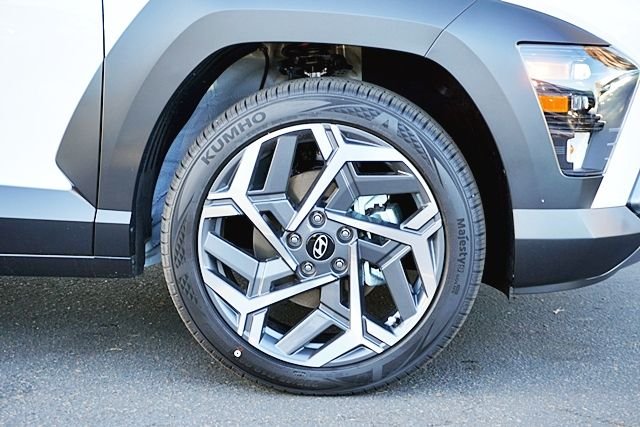 New 2026 White Hyundai SEL Premium image 7