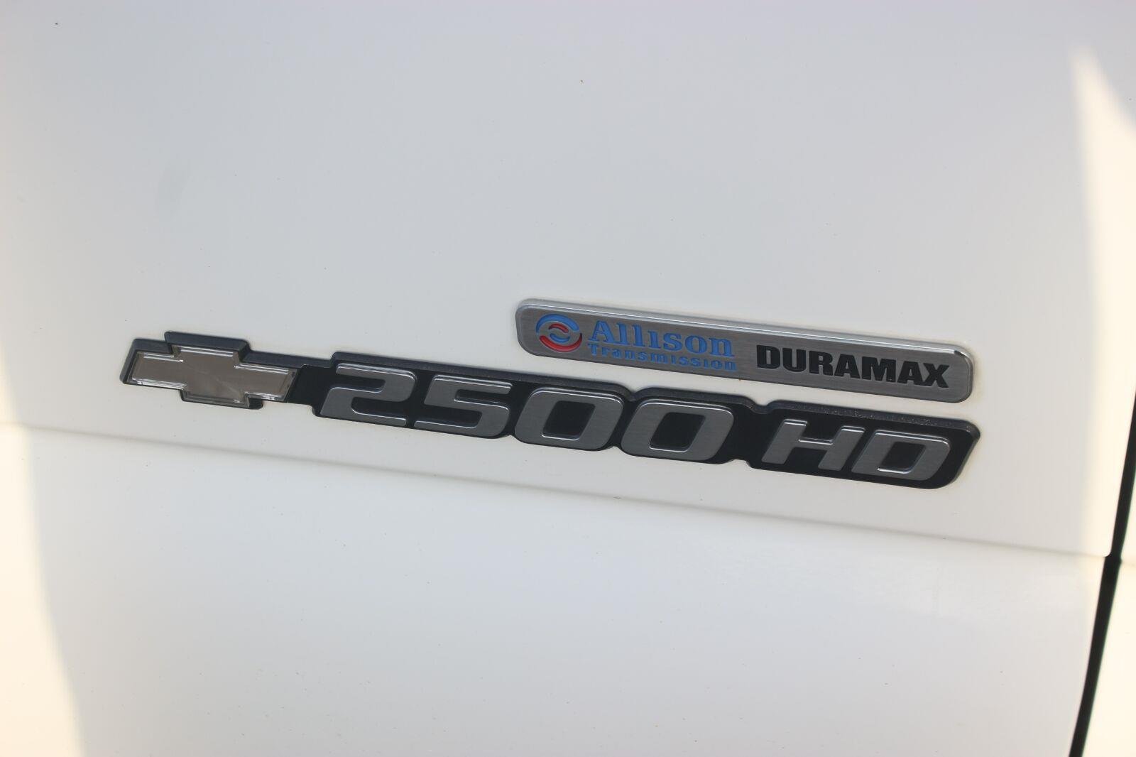 Used 2007 Summit White Chevrolet Work Truck image 10