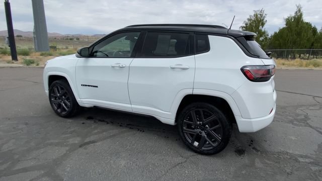 Used 2025 White Jeep Limited 4x4 image 6