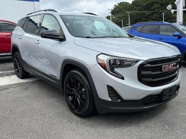 Used 2021 Silver GMC SLE image 18