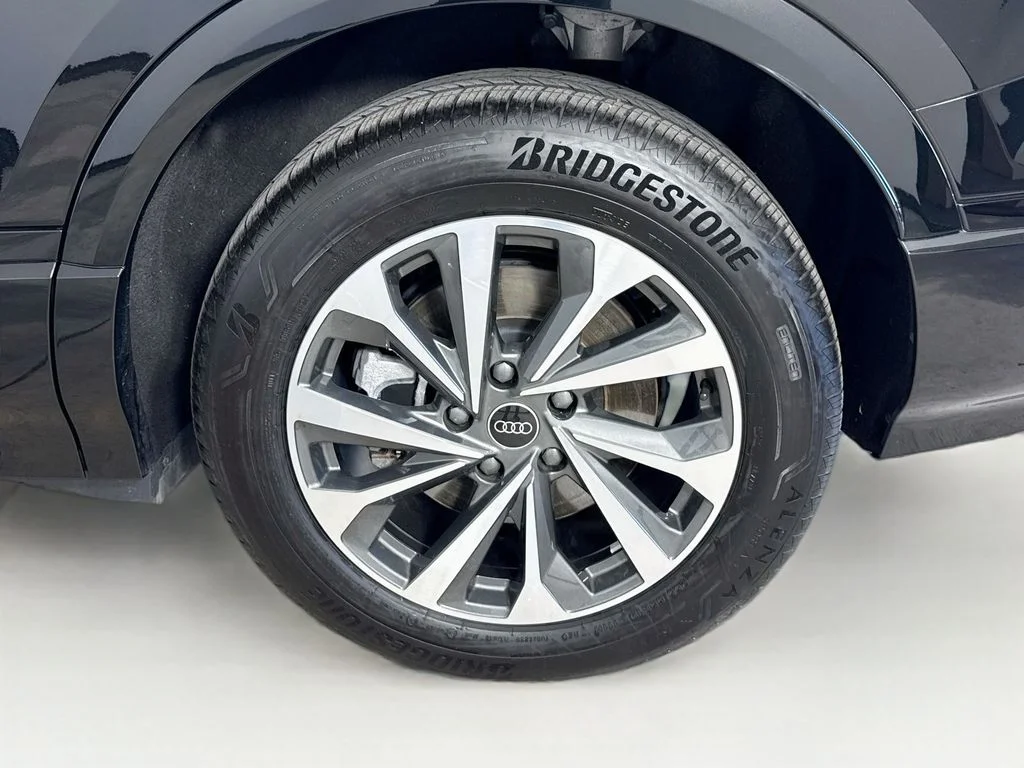 Used 2025 Black Audi Premium Plus image 32