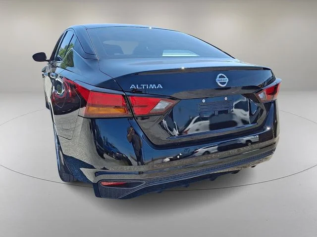 Used 2022 Black Nissan 2.5 S image 8