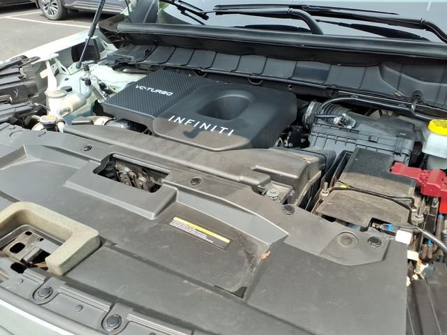 Used 2025 White INFINITI Sensory image 27
