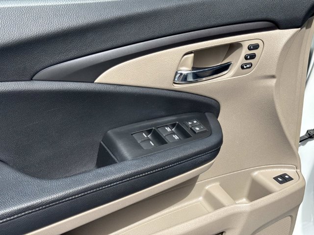 Used 2021  Honda EX-L image 19