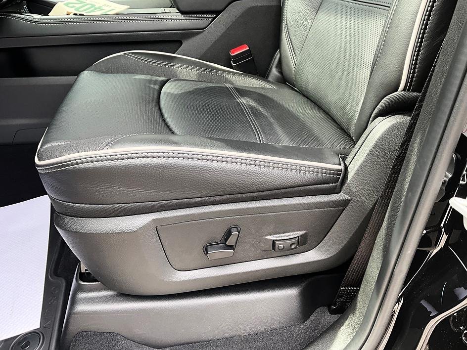 New 2026 Diamond Black Crystal Pearl-Coat Exterior Paint RAM Limited image 18