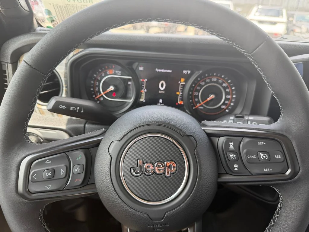 New 2026 Black Clear-Coat Exterior Paint Jeep  image 21