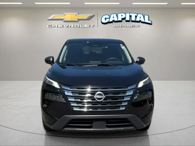 Used 2024  Nissan S image 8