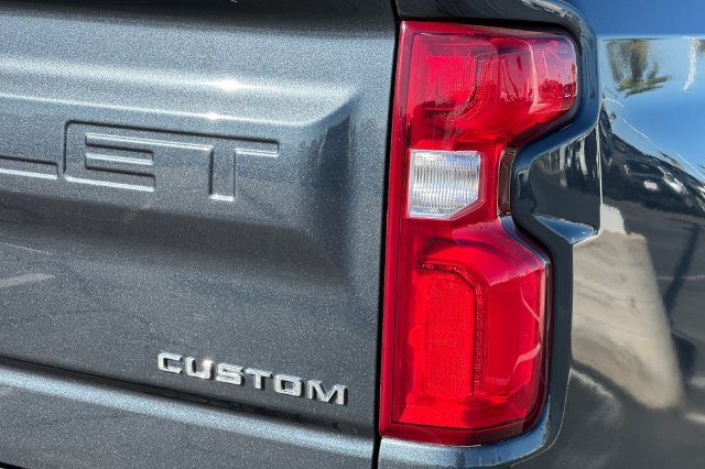 Used 2021 Gray Chevrolet Custom image 25
