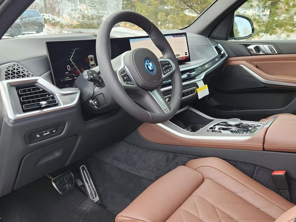 Used 2026 White BMW xDrive50e image 9