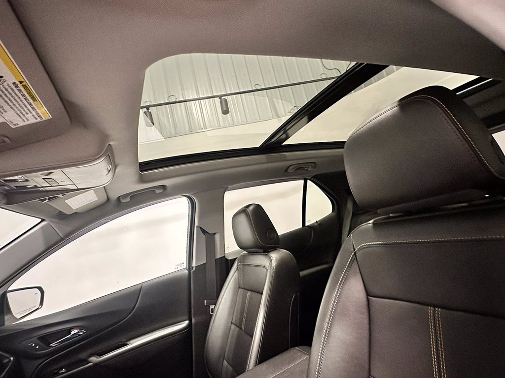 Used 2024 White Chevrolet Premier image 33