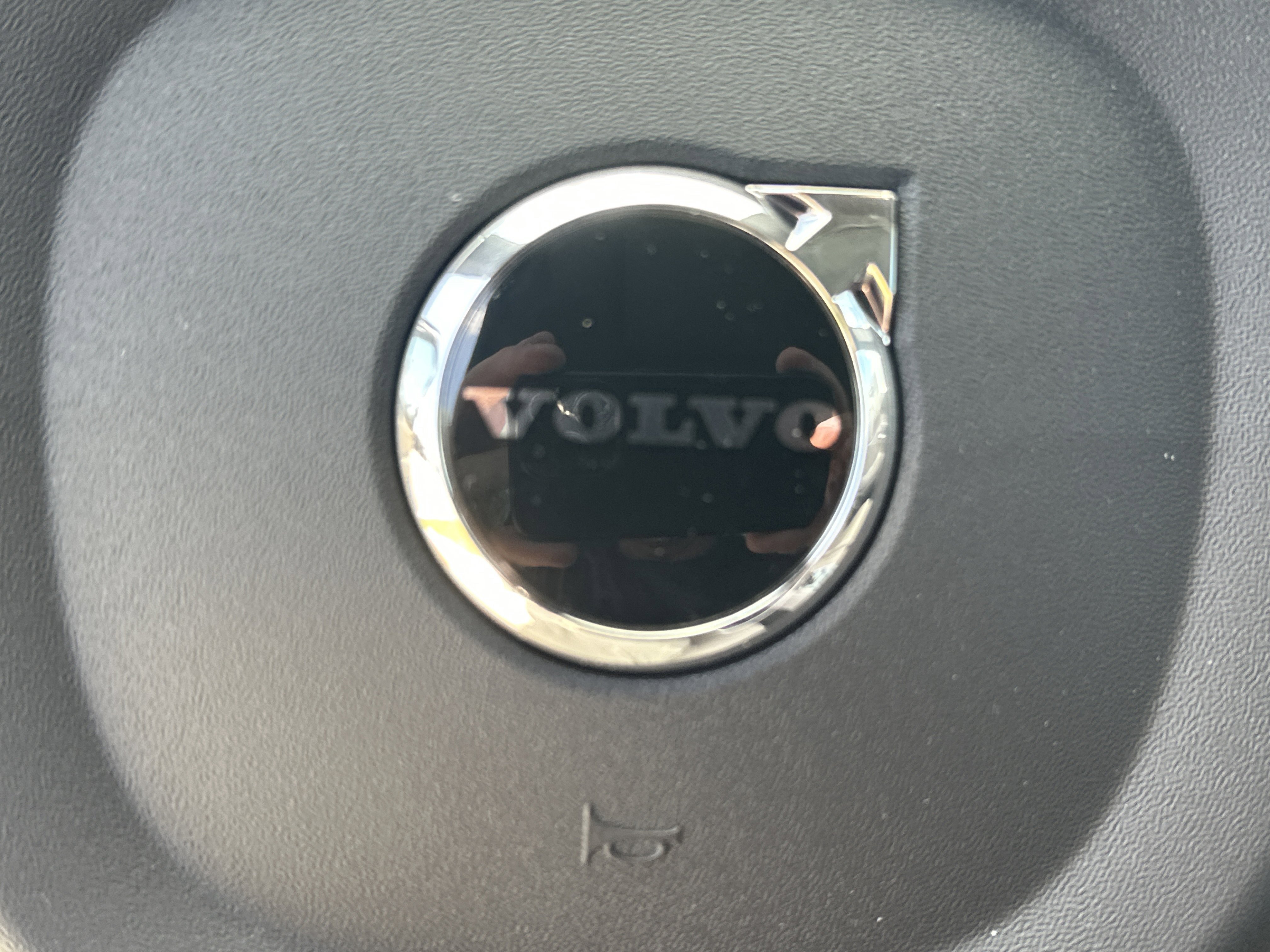 New 2026 Crystal White Volvo Plus image 21