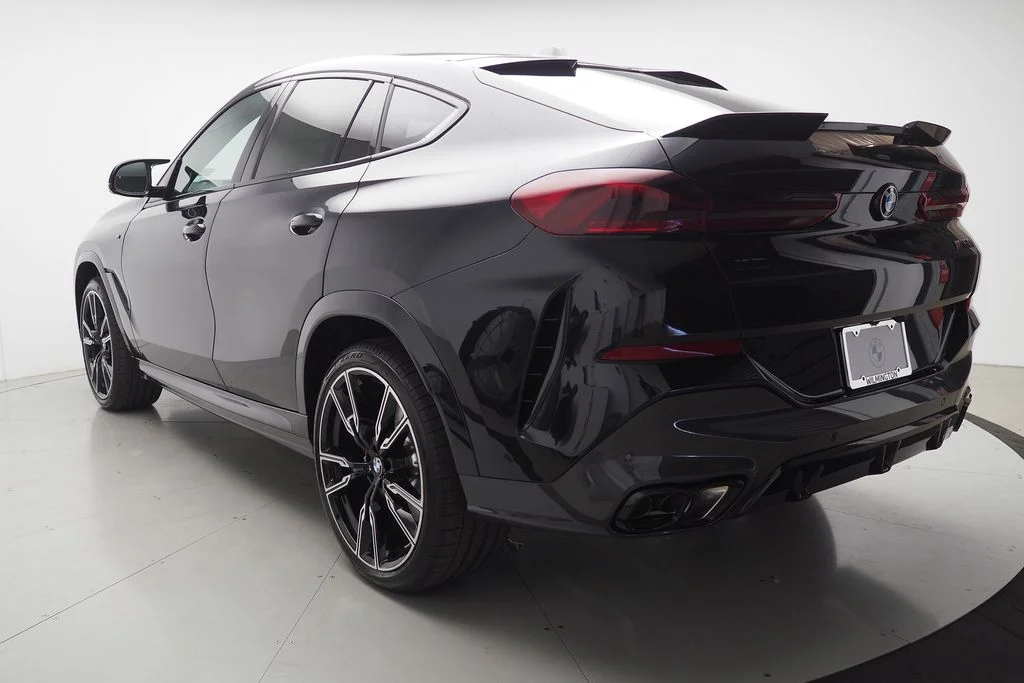 New 2027 Carbon Black Metallic BMW M60i image 4