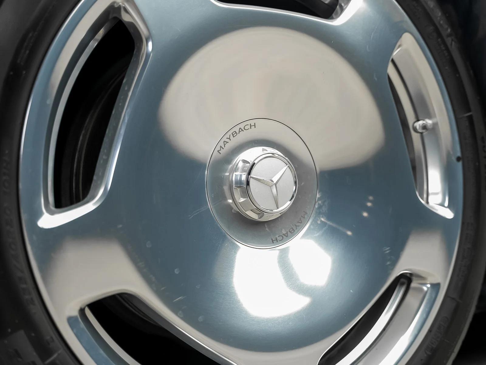 Used 2024 Black Mercedes-Benz Maybach S 580 image 25