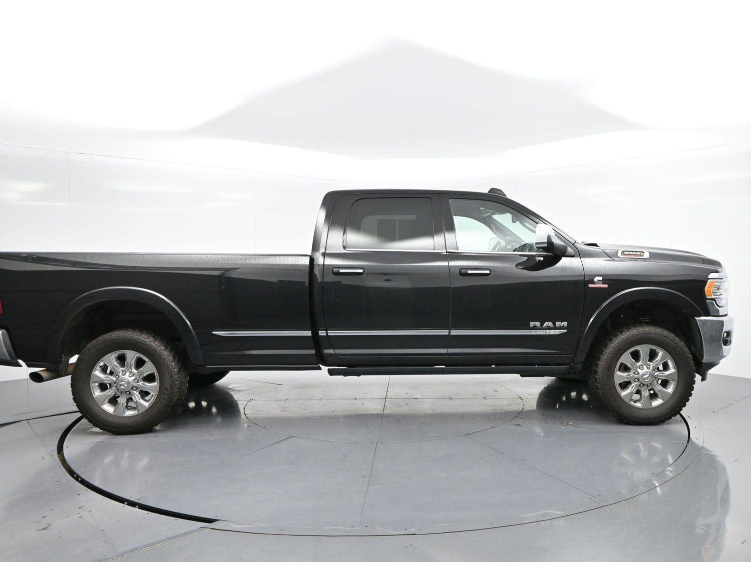 Used 2022 Diamond Black Crystal Pearlcoat Ram Limited image 8