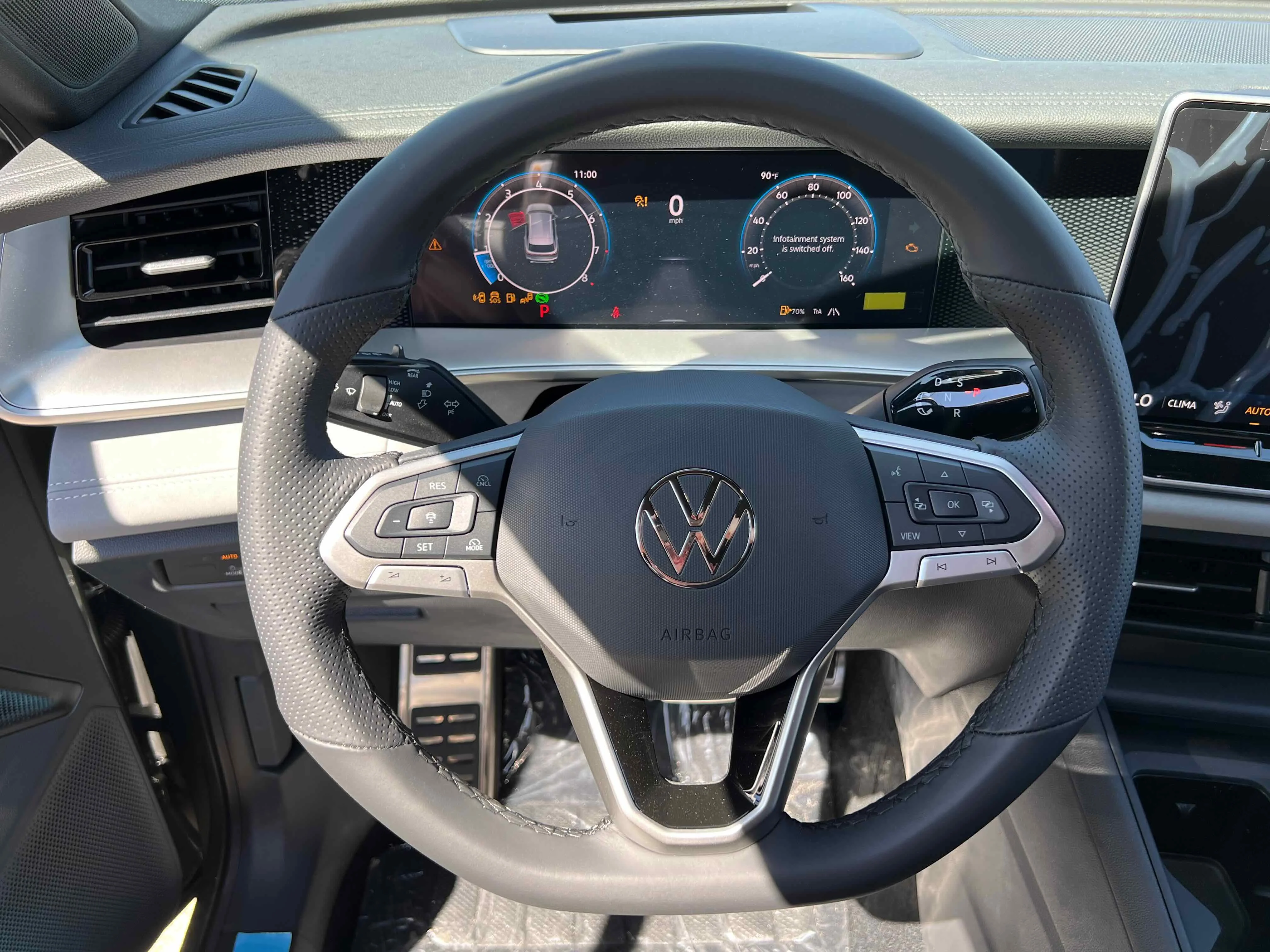 New 2025 Green Volkswagen SE R-Line Black image 31
