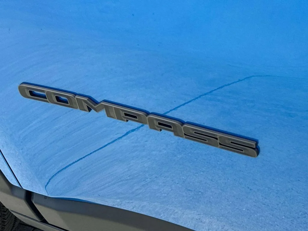 New 2026 Hydro Blue Pearlcoat Jeep Latitude image 5