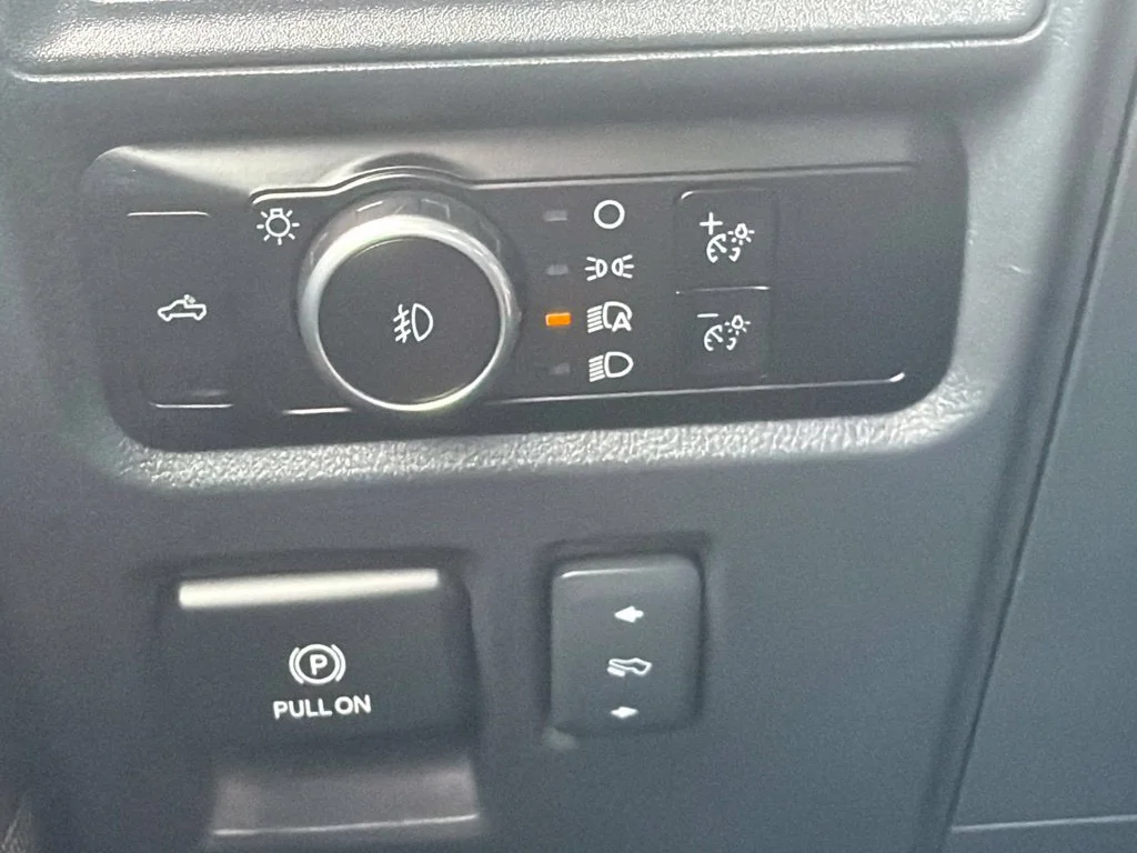 Used 2023 Carbonized Gray Metallic Ford Lariat image 25