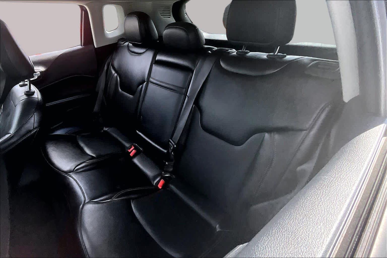 Used 2020 Sting-Gray Clearcoat Jeep Limited image 20