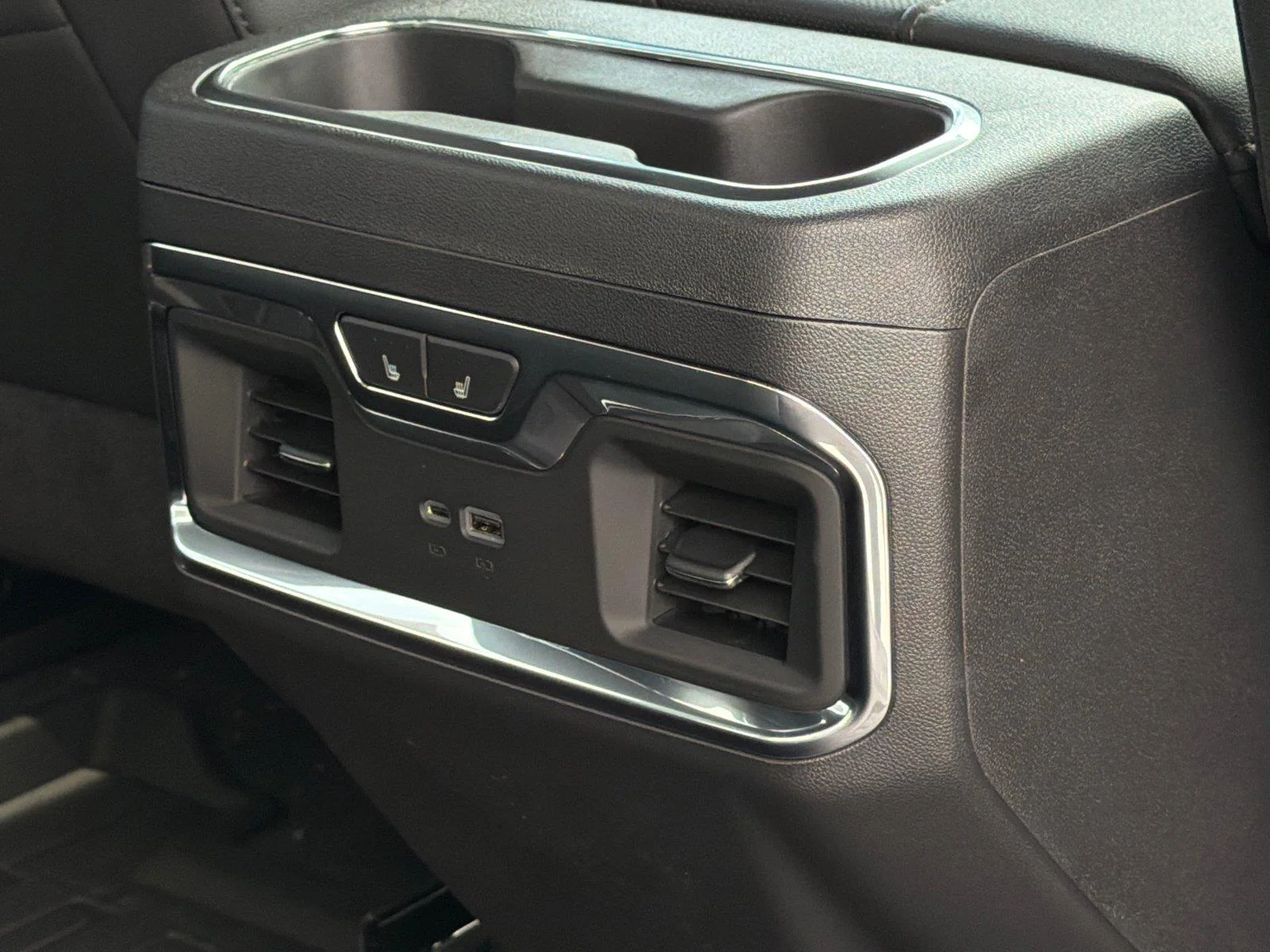 2026 GMC Sierra 1500 SLT - Photo 13