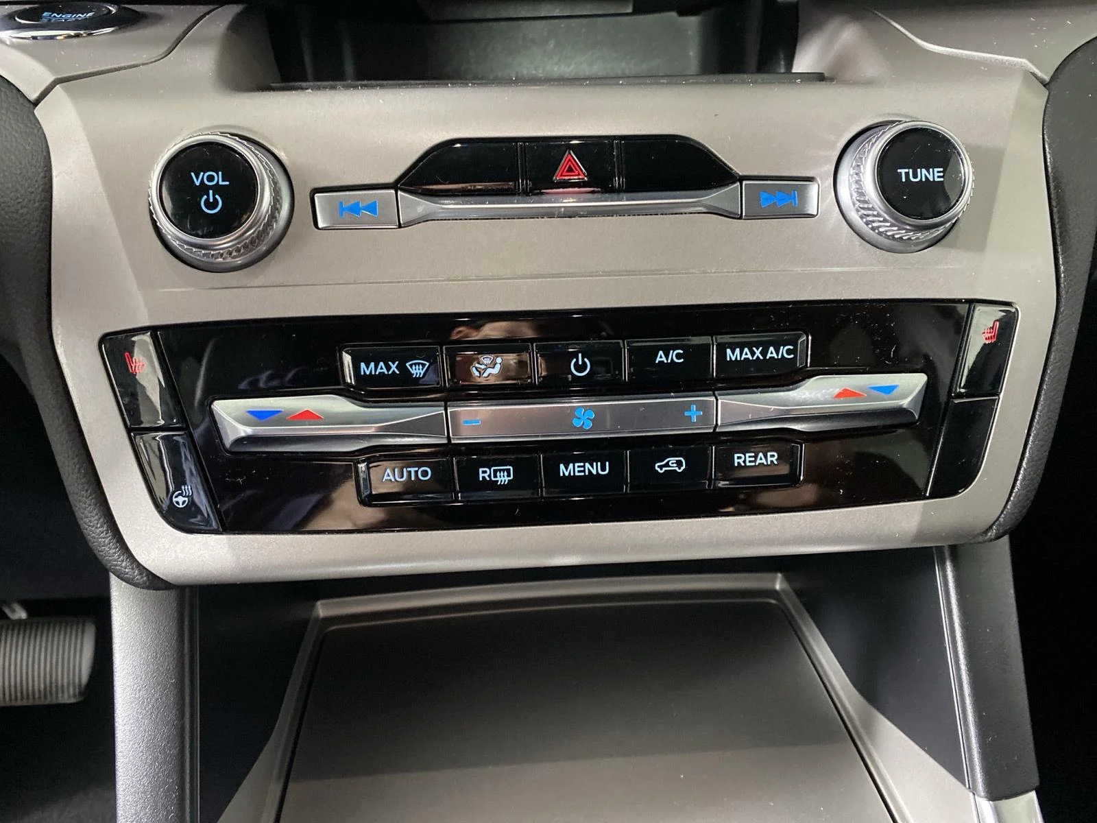 Used 2023 Black Metallic Ford XLT image 26
