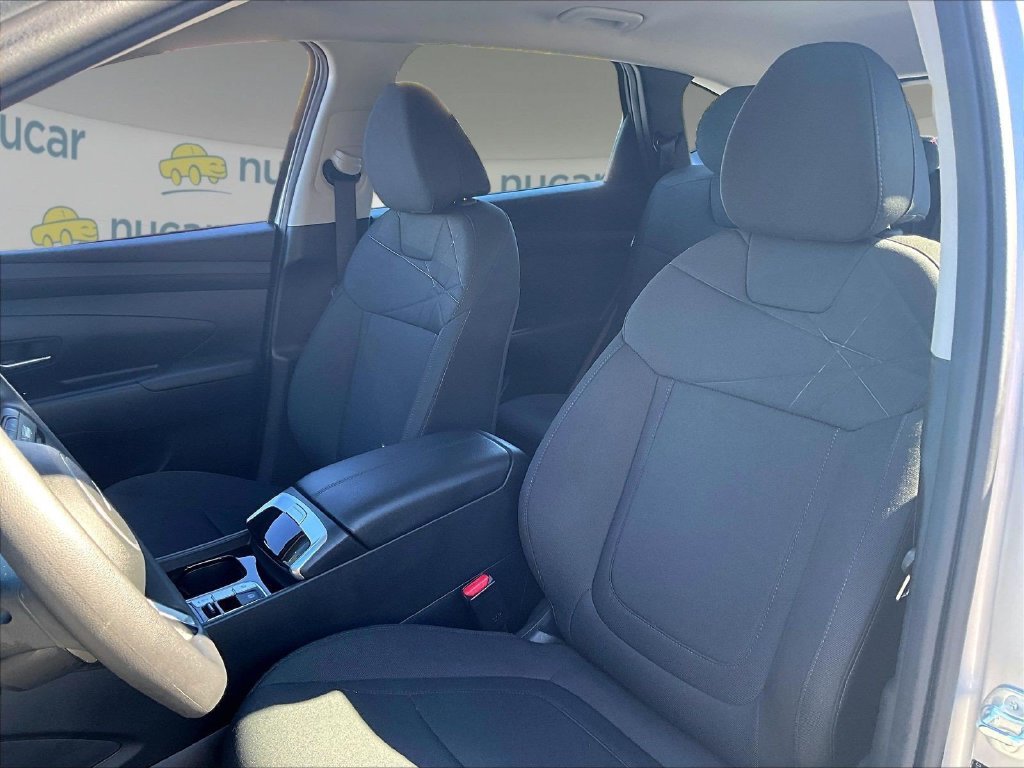 Used 2025 Silver Hyundai SE image 10