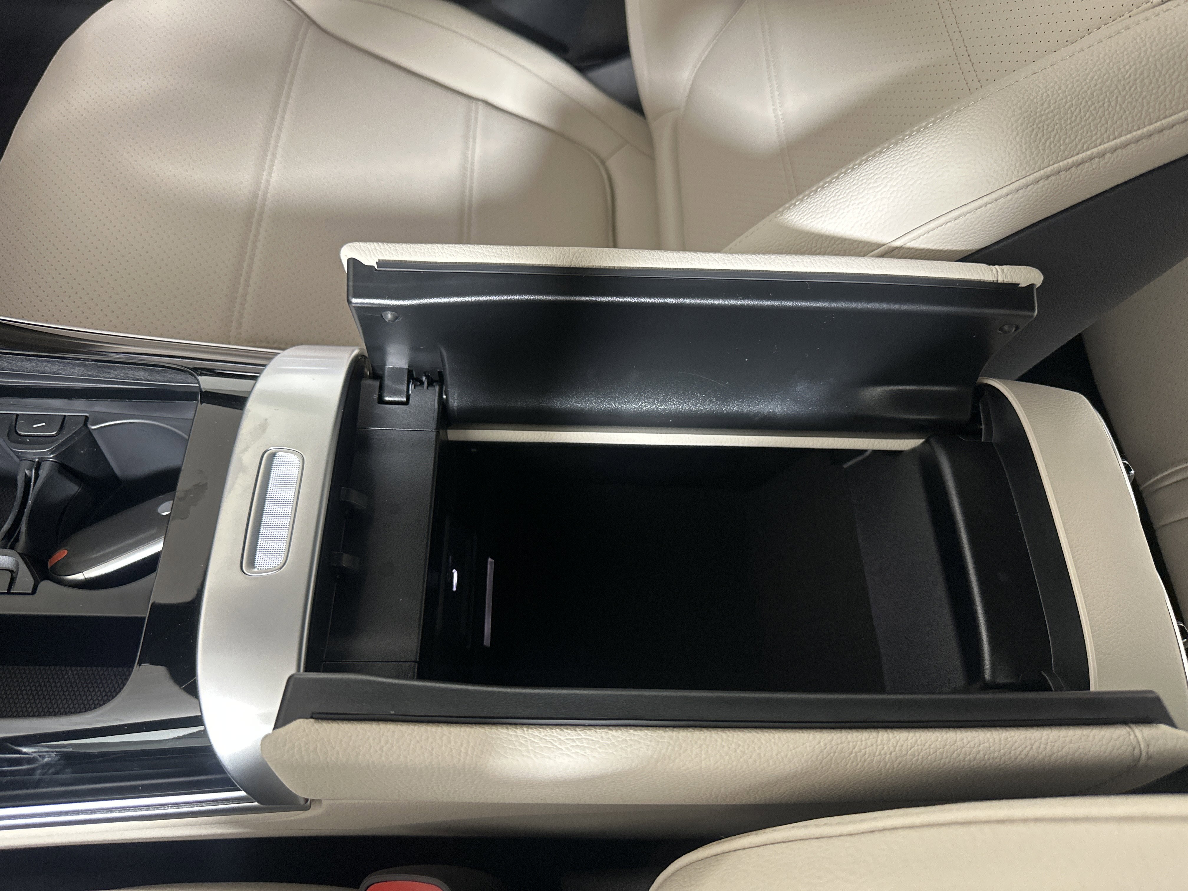 New 2026 Polar White Mercedes-Benz C 300 image 46
