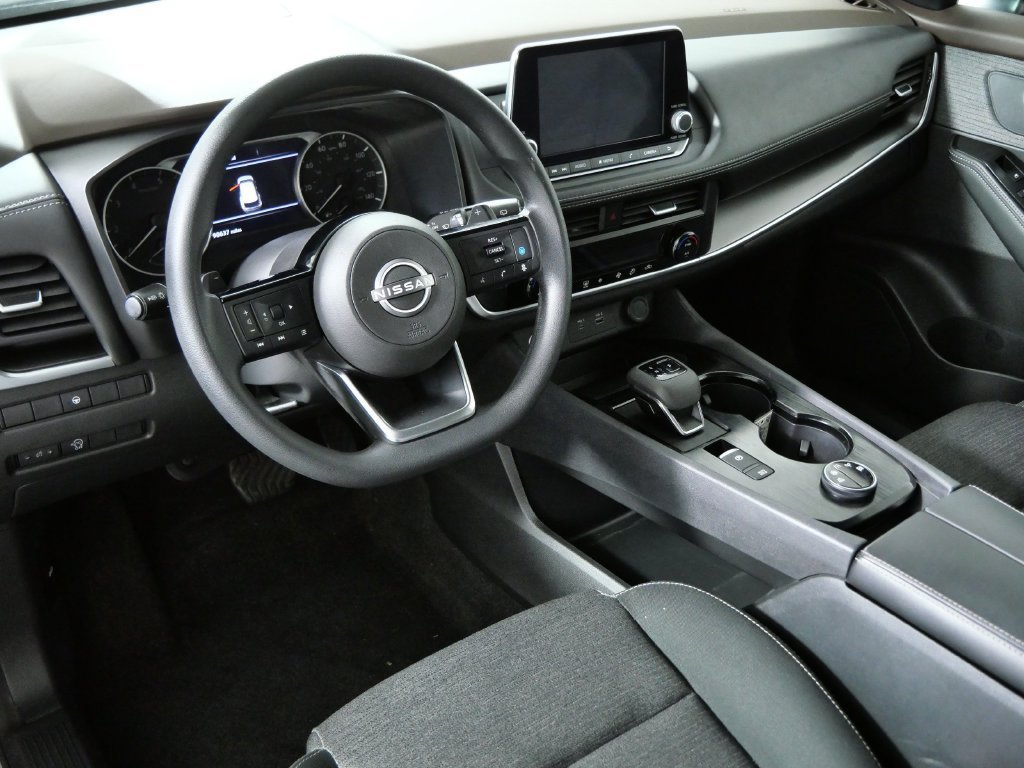 Used 2023 Silver Nissan SV image 3