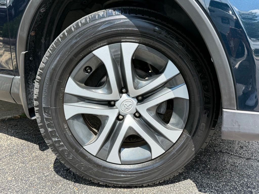 Used 2018 Blue Toyota LE image 10