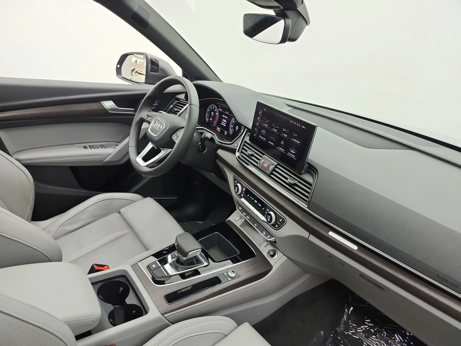 Used 2023 Daytona Gray Pearl Effect Audi S line Premium Plus image 18