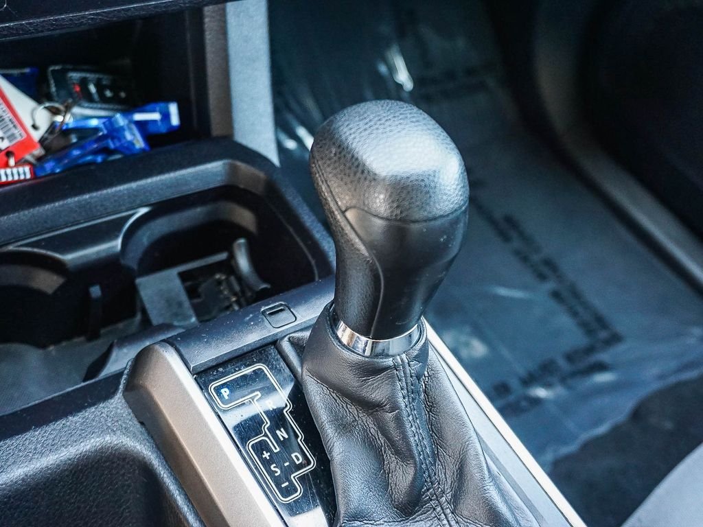 Used 2017  Toyota SR5 image 22