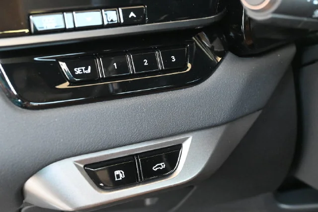 2025 Lexus RX 350 - Photo 20