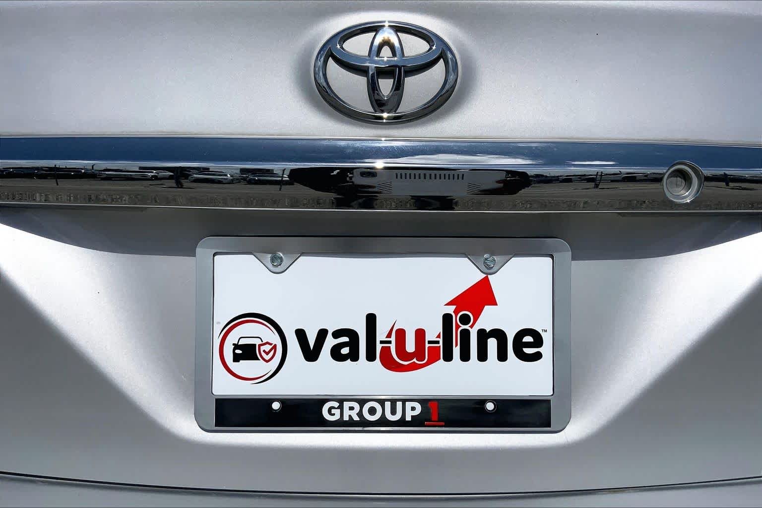 Used 2013 Classic Silver Metallic Toyota L image 10