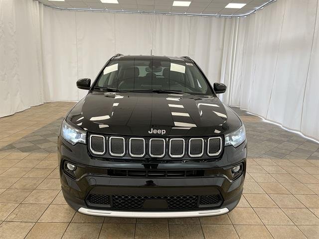 Certified Used 2022 Black Jeep Limited 4x4 image 29