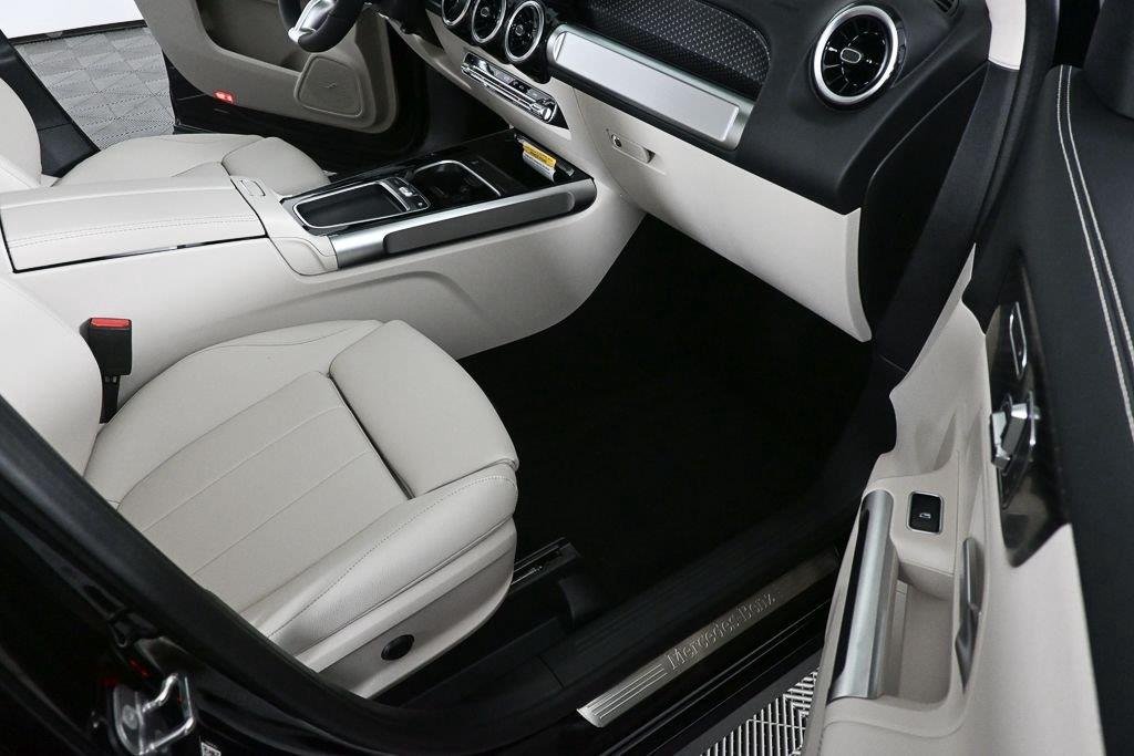 New 2026 Night Black Mercedes-Benz GLB 250 image 24
