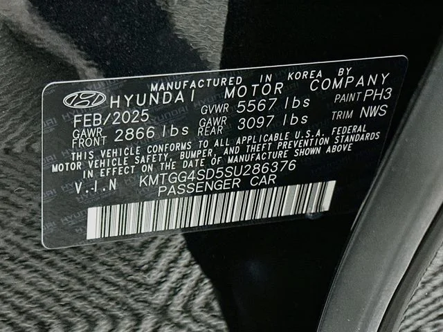 Certified Used 2025 Black Genesis 3.5T image 28