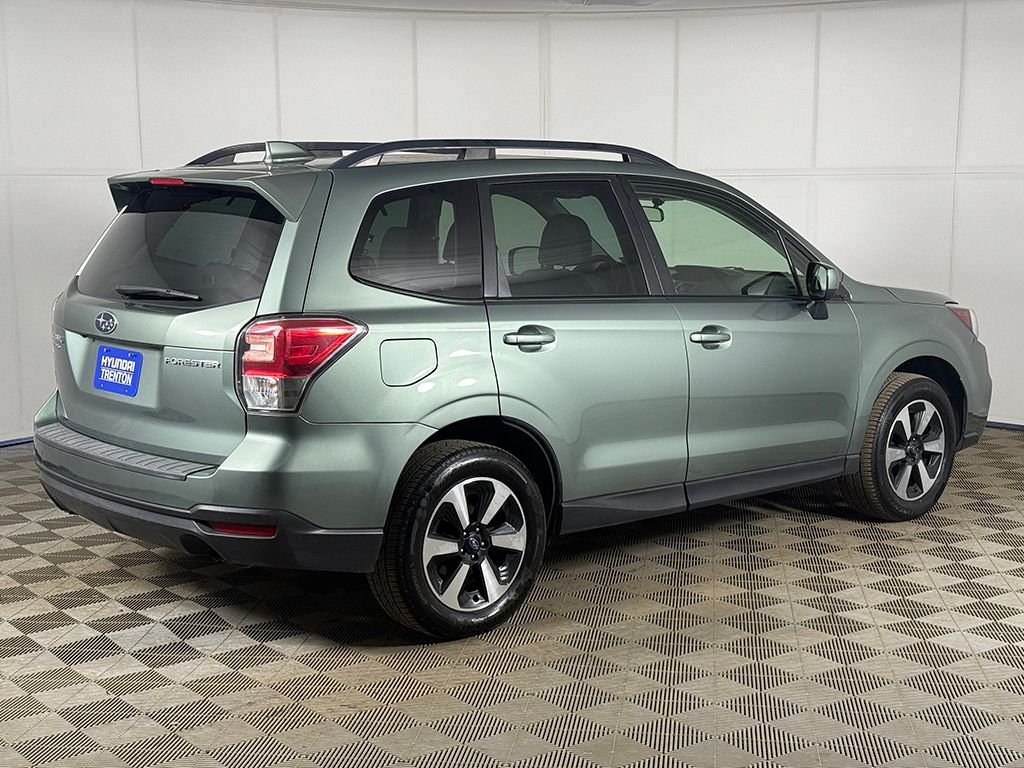 Used 2018 Green Subaru 2.5i Premium image 8