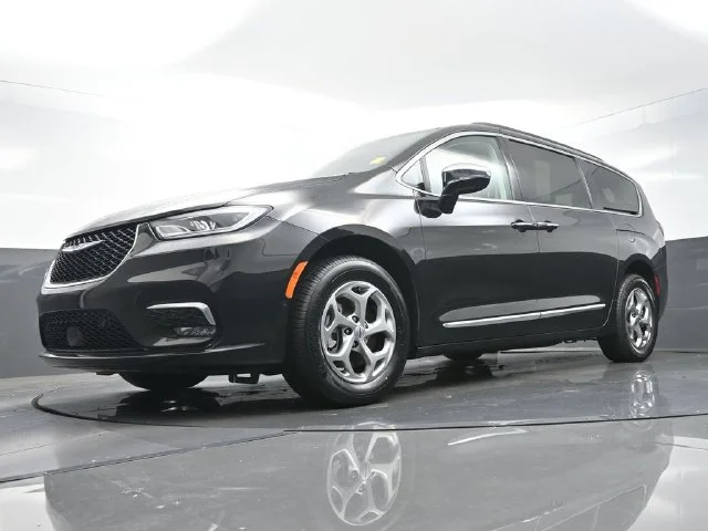 Used 2023 Black Chrysler Limited image 32