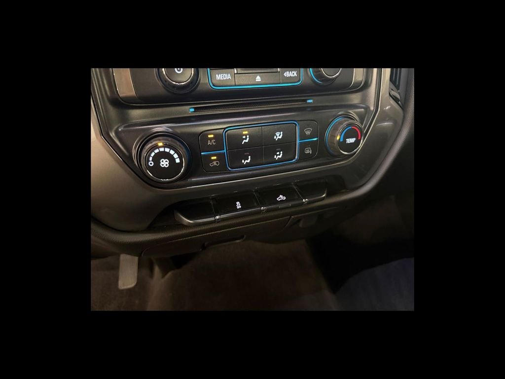 Used 2019 White Chevrolet LT image 24
