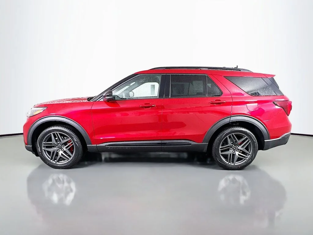 New 2026 Rapid Red Metallic Tinted Clearcoat Ford ST-Line image 6