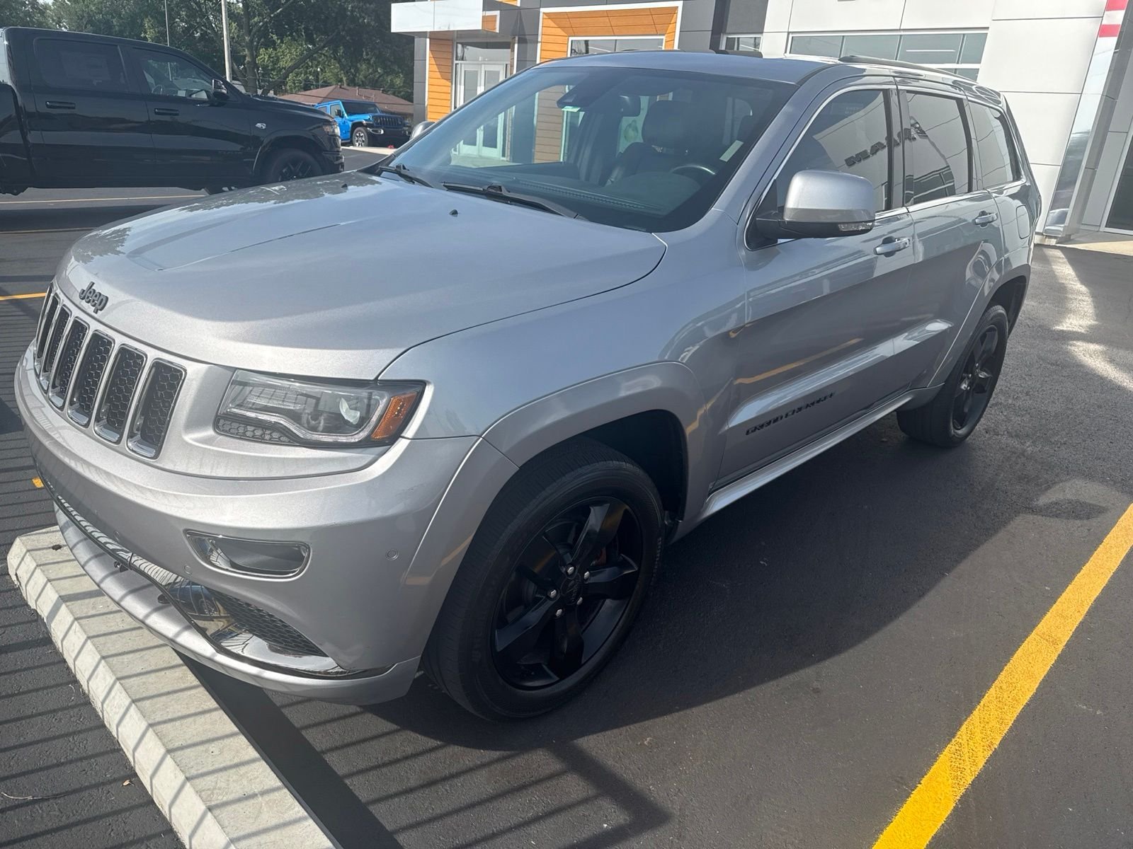 Used 2015 Silver Jeep Overland image 1