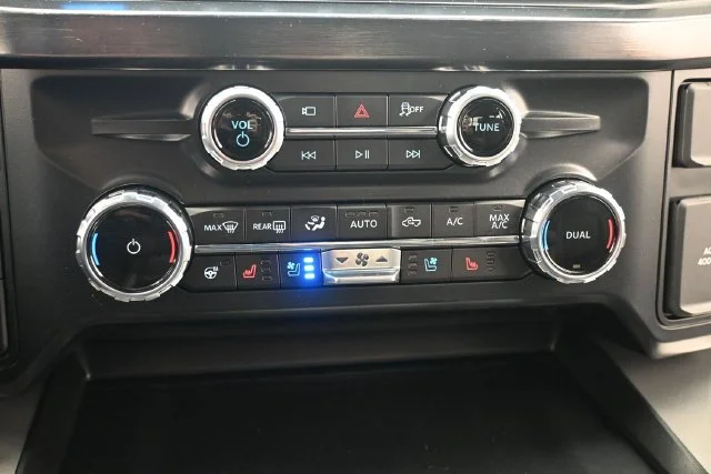 New 2027 Carbonized Gray Metallic Ford F-250® Lariat® image 13