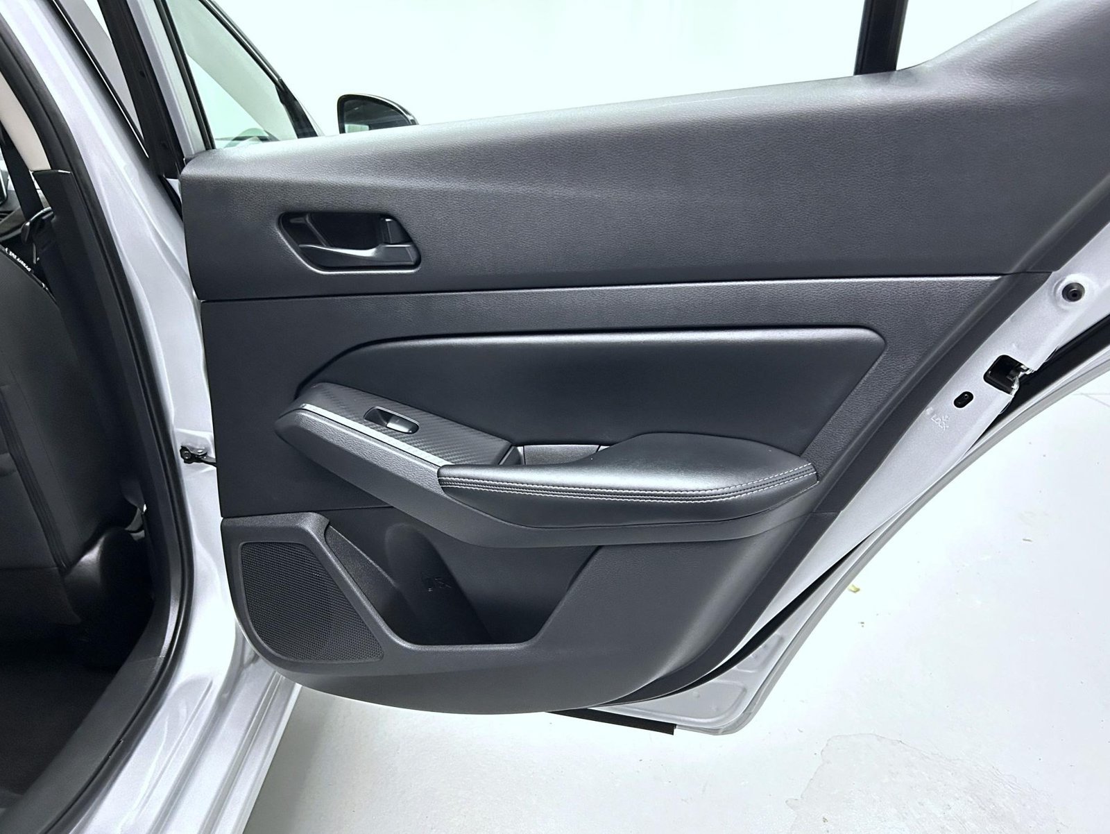Used 2025 Brilliant Silver Metallic Nissan 2.5 SV image 17