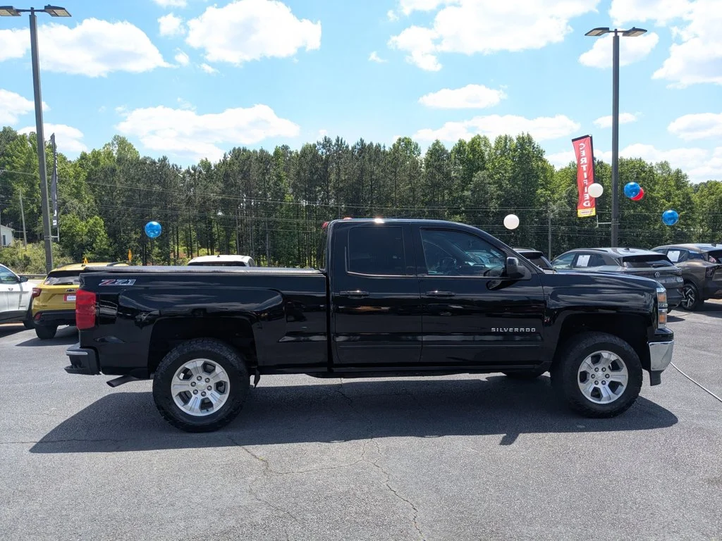 Used 2015 Black Chevrolet LT image 4