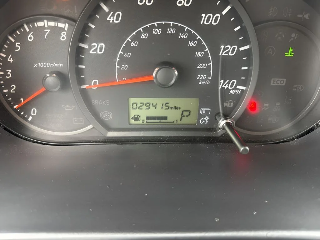 Used 2024 Silver Mitsubishi ES image 19